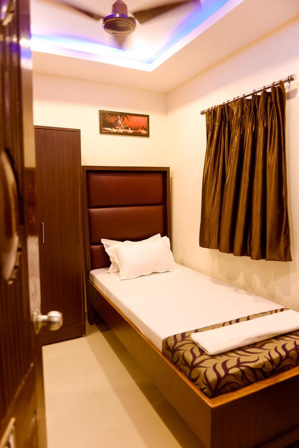 Hotel Mm Guwahati Esterno foto