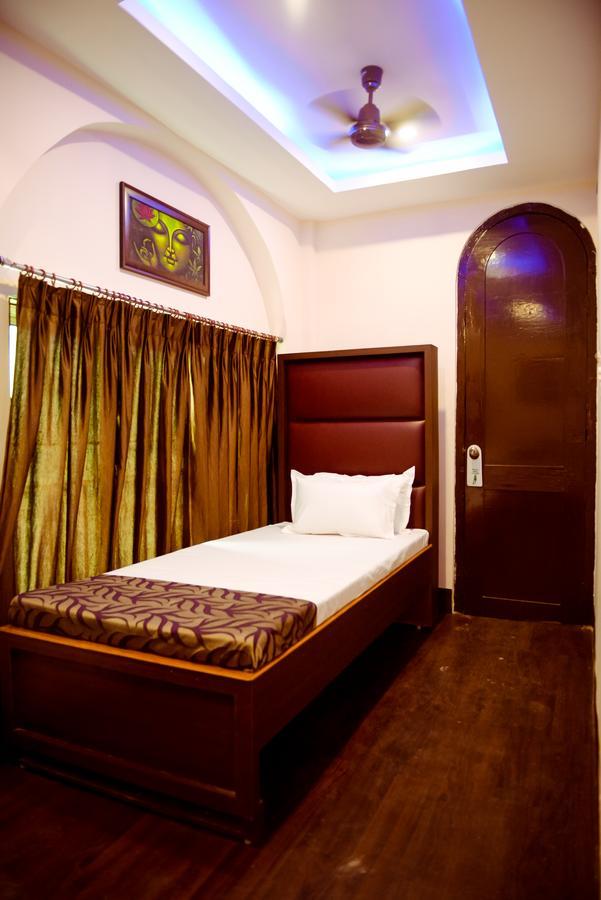 Hotel Mm Guwahati Esterno foto
